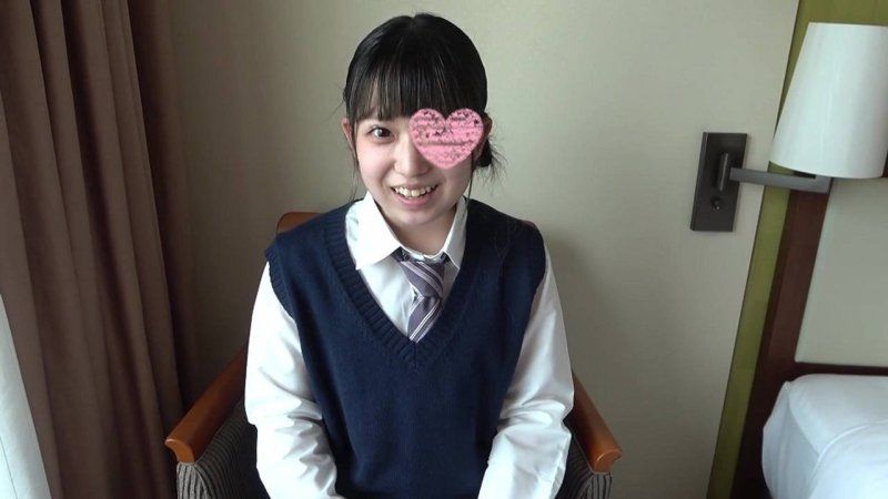 【廢版】現二年級的春天。以天真無邪的身體認真感受的當今小動物系美女。雖然小但超敏感的奶子和發育中的小穴很可愛！在青春期美麗的臉龐上大量顏射！