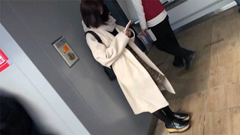 【先着30名500円オフ】りこ19歳_1・顔射インタビュー（13）。厳格な家に育った地味JDが夢のために大量生顔射される一部始終（055）