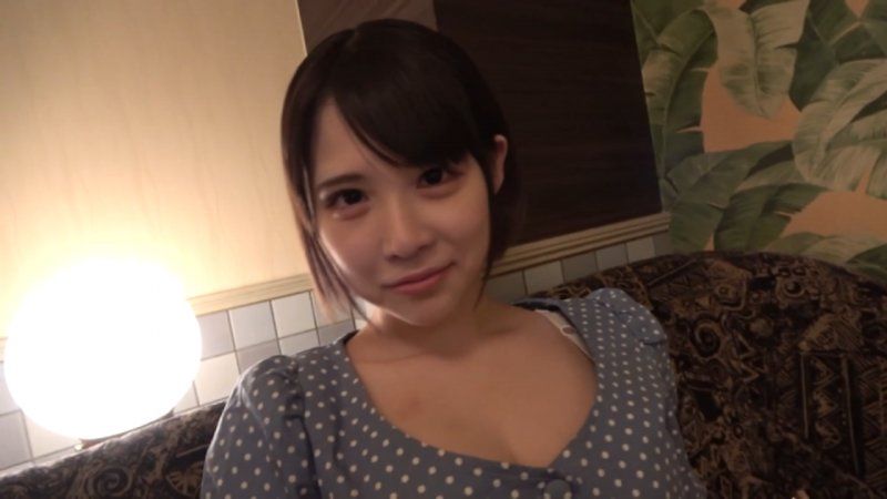 腰を浮かせてヒクヒク「スゴイ気持ち良い」出会い系でみつけたかわいこちゃん！最後は中出しまでおねだり♡