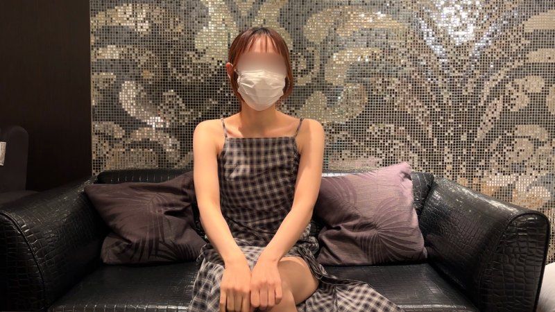 【露臉＆顏射解禁】化妝品OL 27歲再次登場。用硬梆梆的肉棒狠狠頂上去,她發出驚人的浪叫聲悶聲嬌喘,將享受被掐脖的M美女徹底征服,大量顏射。