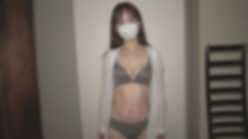 【无码・完全素人】喜欢被激烈对待的单身妈妈，被手指搅拌、大量喷射湿透，被大叔的极粗勃起鸡巴活塞运动到尖叫
